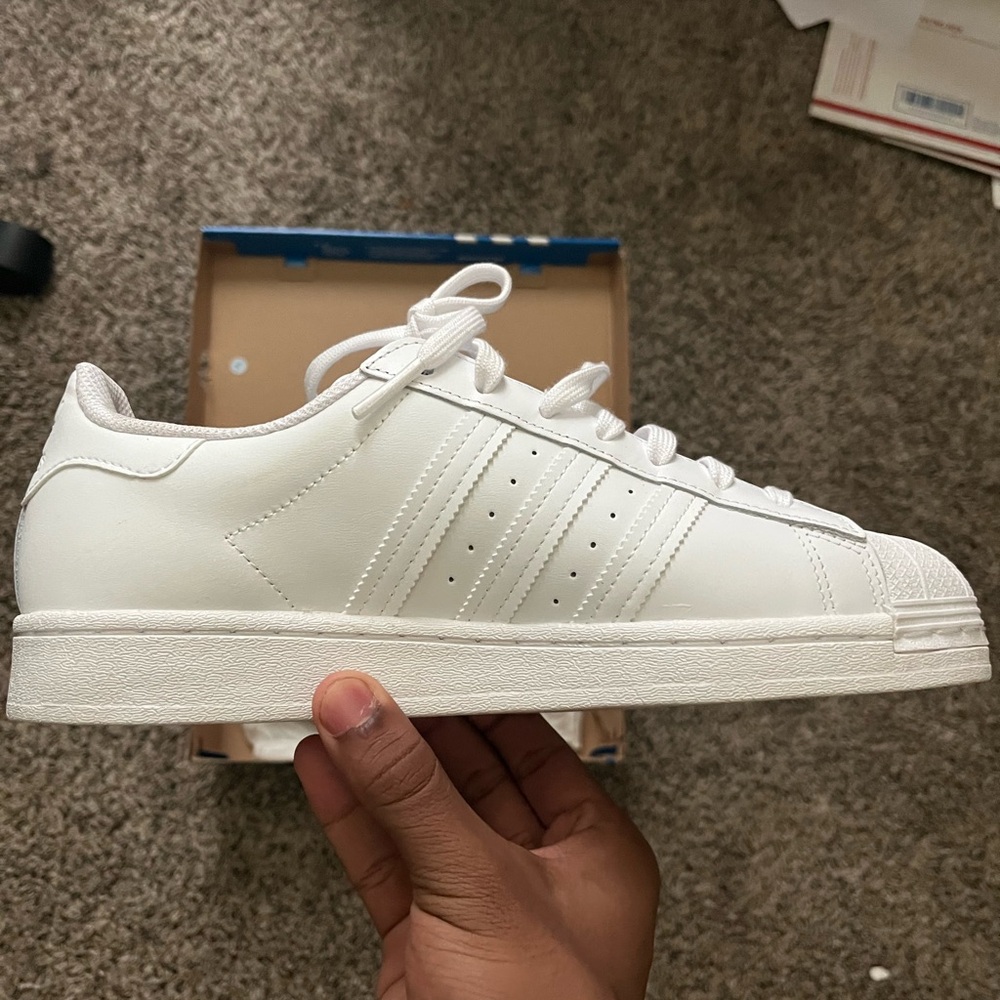 Adidas White Shell-Toes - Picture 2 of 3